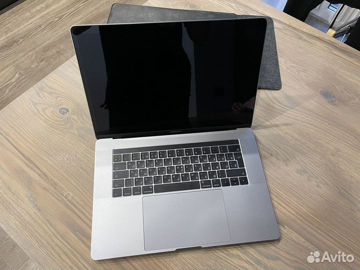 MacBook Pro 15 TouchBar i7 2.9 GHz 16Gb 512Gb SSD