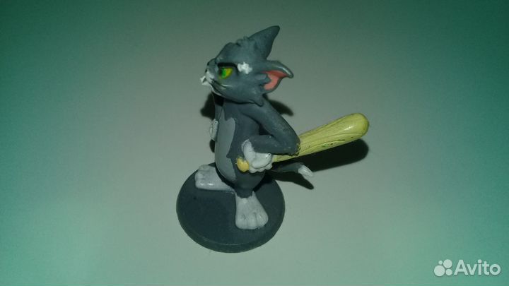 Кот Том из мультфильма Том и Джерри (фигурка)