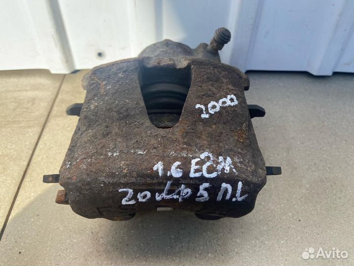 Тормозной суппорт передний левый Volkswagen Golf 5