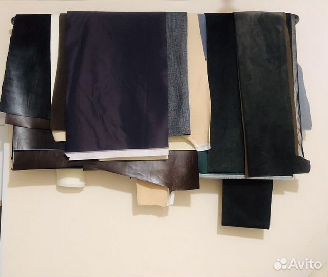 Отрезы экокожи и мебельной ткани