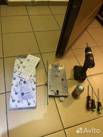 Аварийное вскрытие замков дверей/замена замков