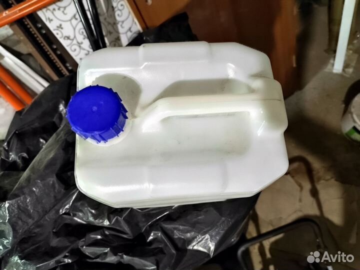 Канистра пластиковая