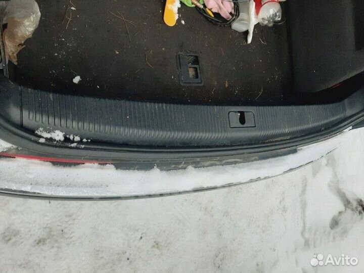 Накладка замка багажника Audi A8 BFM 2005