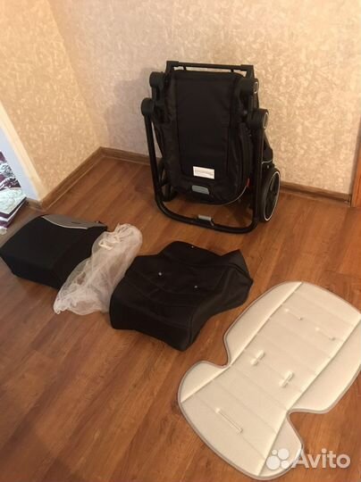 Коляска новая прогулочная с реверсивным блоком