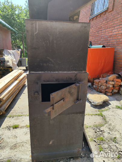 Печь банная с баком для воды и каменкой