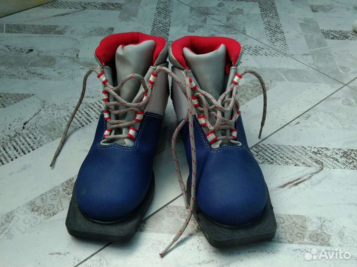 Лыжные ботинки