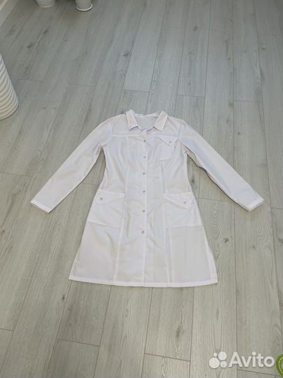 Медицинский халат 2 штуки