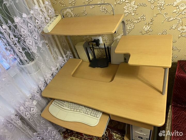 Компьютерный стол