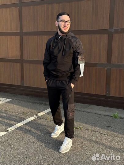 Спортивный костюм