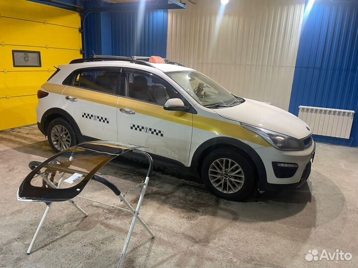 Заднее стекло Kia Rio X-line Киа Рио Х-лайн