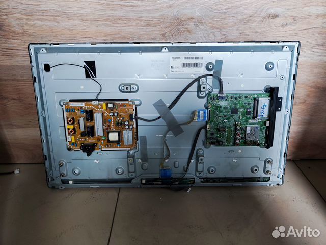 Телевизор LG 32LF550U (Разбор)(По запчастям)