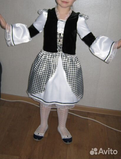 Продам детские новогодние костюмы