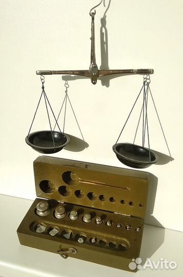 Лабораторные весы с гирьками, СССР 1950-е гг