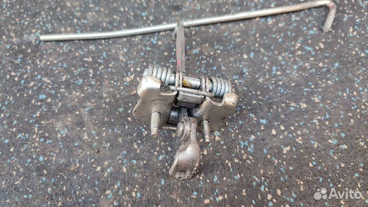 Ограничитель двери передней Renault duster