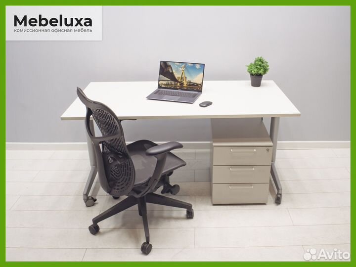 Компьютерный стол с тумбой импортные