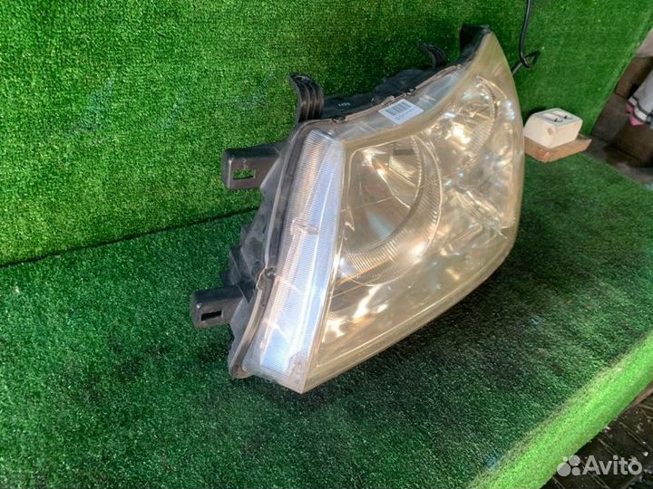 Фара передняя левая Nissan Liberty RM12