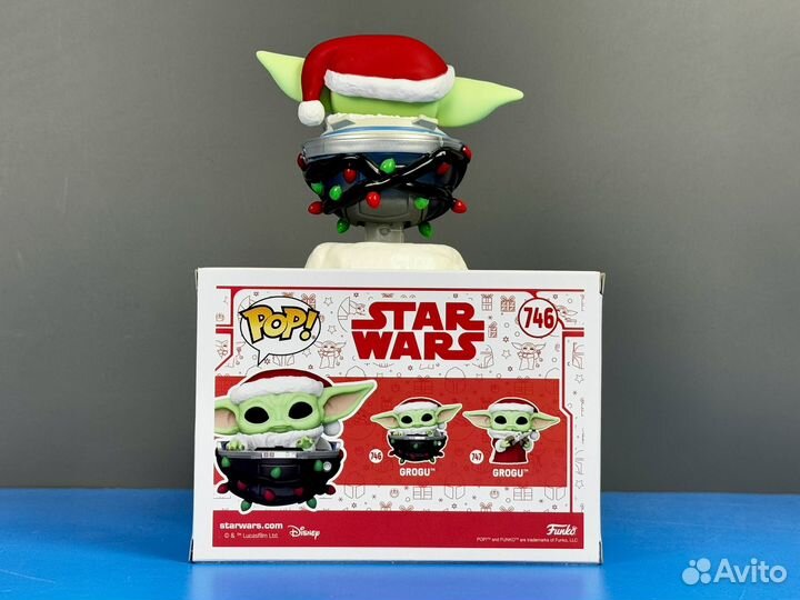 Funko Pop Star Wars 746 Grogu w/ Santa Hat in Pram