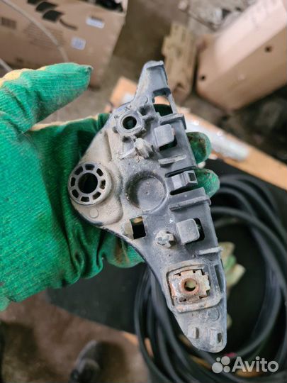 Крепление бампера переднее правое Renault Fluence