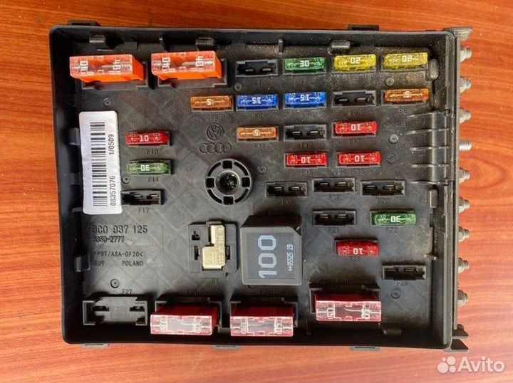 Блок предохранителей Vw Passat B6 универсал BKP