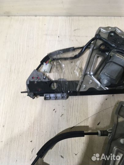 Стеклоподъемник задний правый Mercedes W220