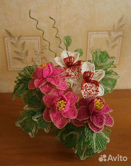 Цветы и дерево из бисера