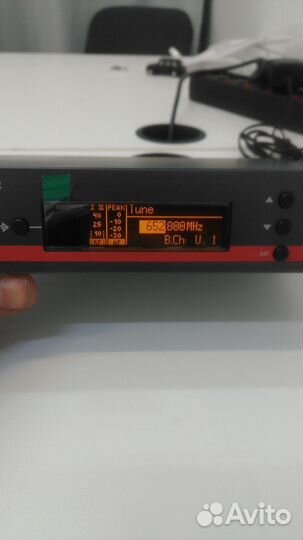 Микрофон петличный с базой Sennheiser ew 122 G3 B