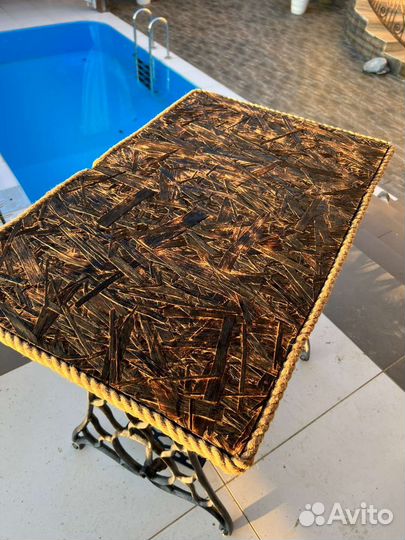 Стол на станине