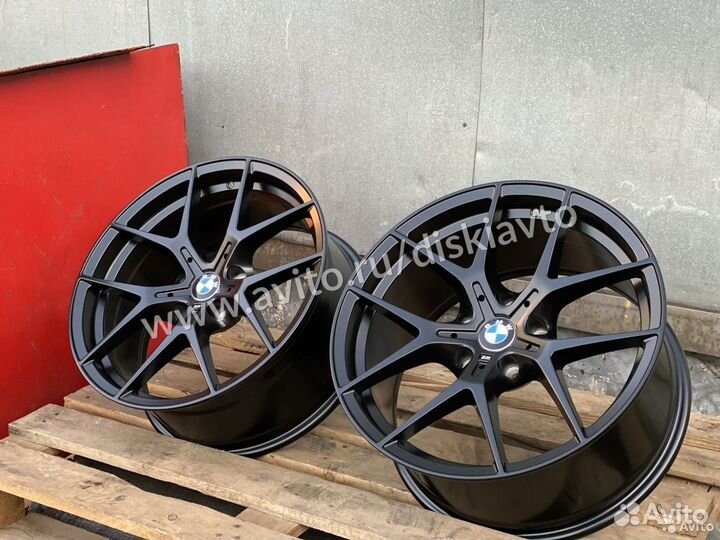 Разноширокие V103 black R20 5-120 для BMW F30