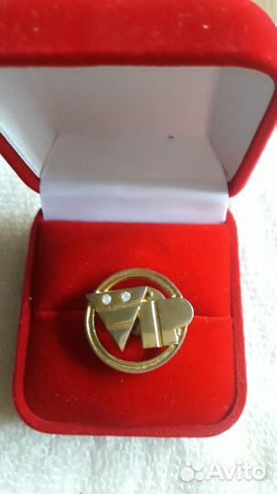 Значки корпоративные. Компания vison International