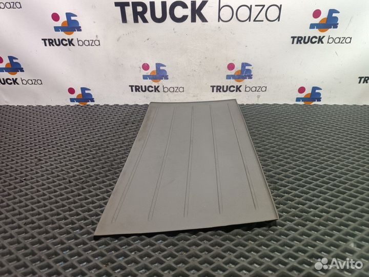 2221154 Коврик верхнего вещевого отделения правый