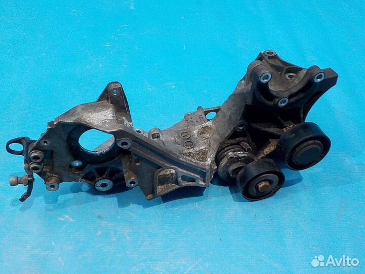 Кронштейн генератора Audi A4 (B8) 2007-2015