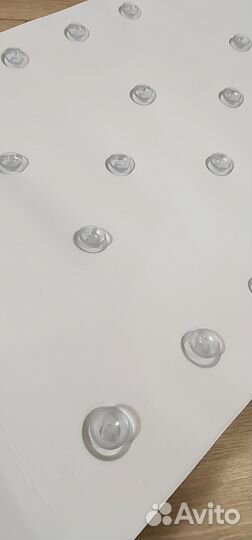 Коврик для ванной детский на присосках