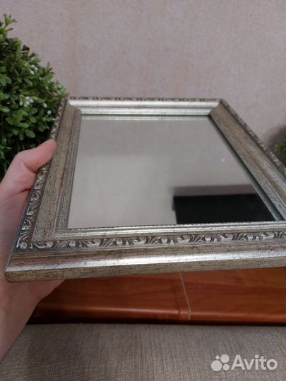 Зеркало в багетной раме