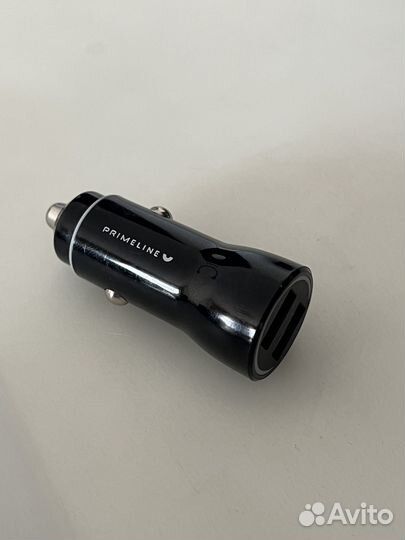 Автомобильная зарядка для телефона USB