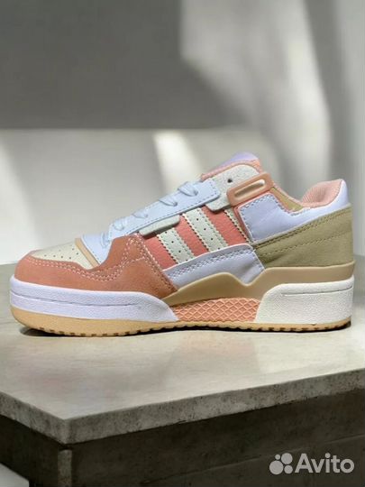 Кроссовки женские adidas