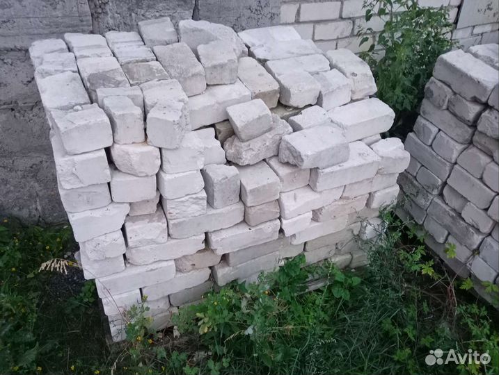 Кирпич бу