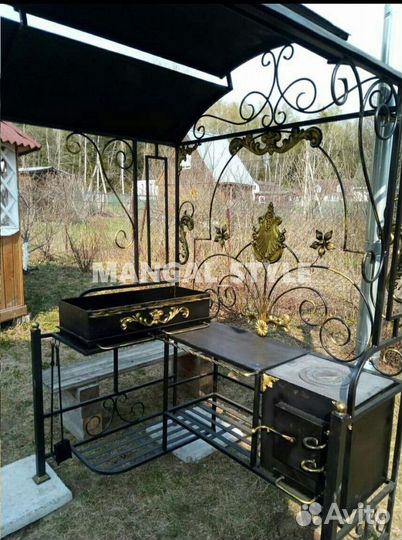 Мангал с крышей