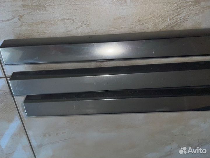 Накладка двери передняя левая Cadillac Escalade 4