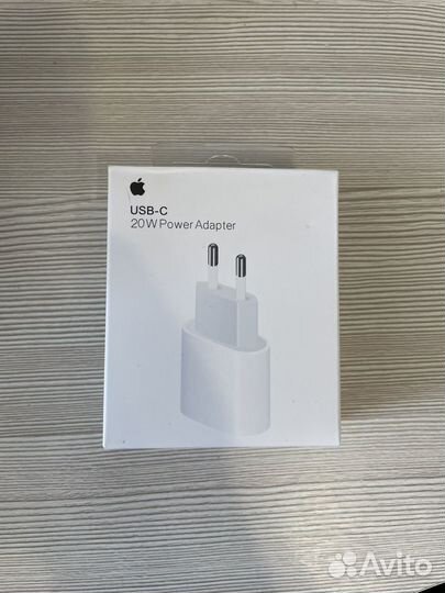 Зарядка на iPhone блок адаптер 20w type c