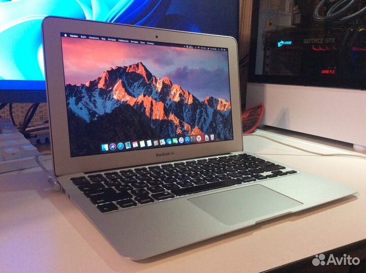 Apple MacBook Air 11 2011