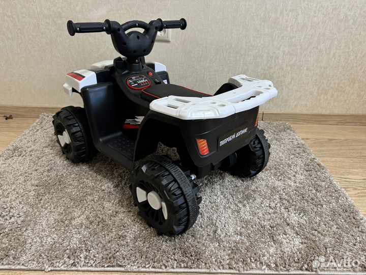 Детский квадроцикл на аккумуляторе