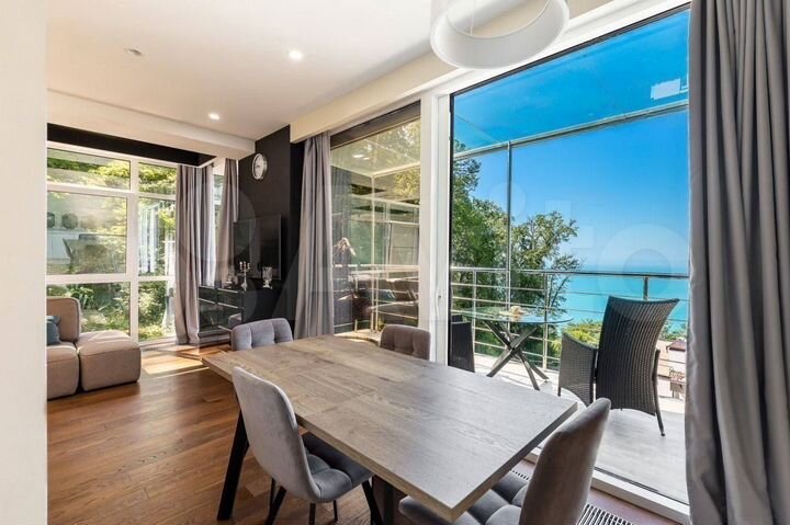 3-к. квартира, 100 м², 5/6 эт.