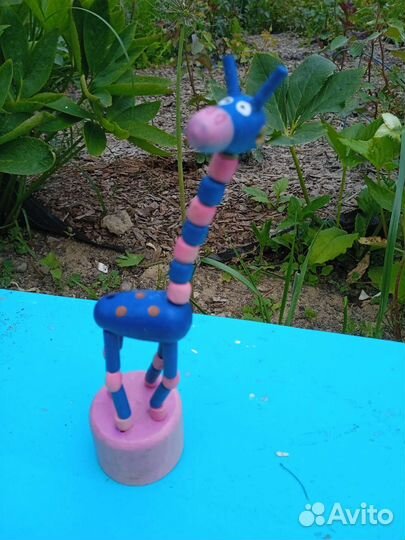 Жираф деревянный