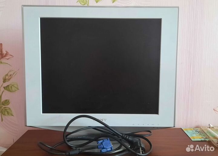 Монитор sony 4:3 SDM-HS73