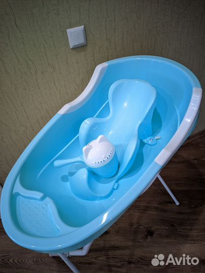 Ванночка для купания с подставкой