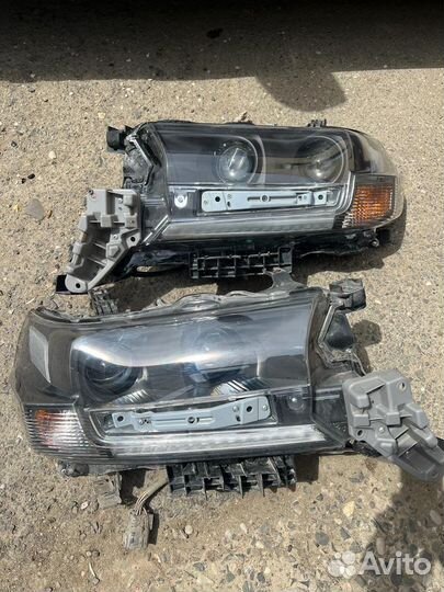 Фары для Land Cruiser 200 светодиодные