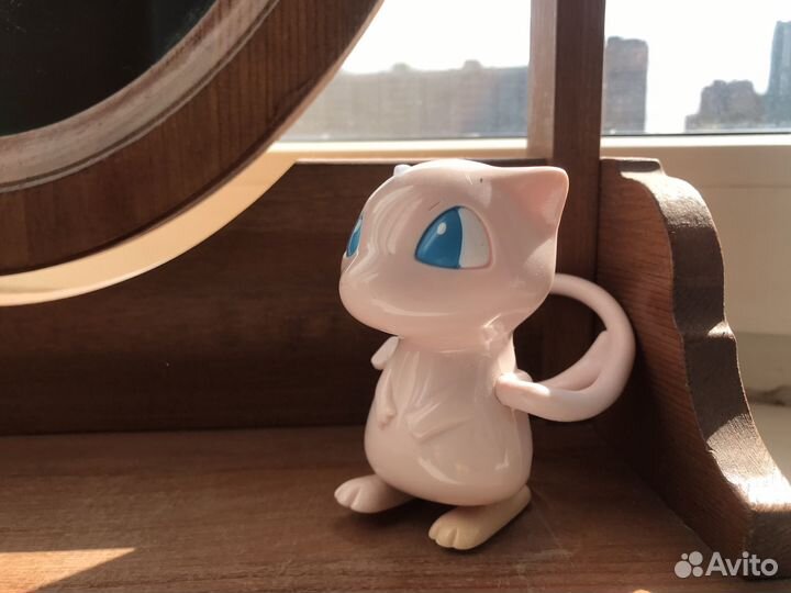 Фигурки Mew и Mewtwo покемон