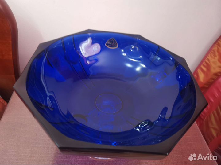 Ваза для фруктов на ножке