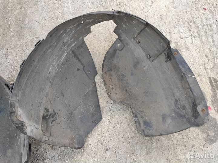 Подкрылок передний на Opel Astra H