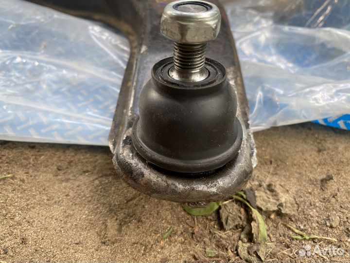 Рычаг передний правый volvo s 40 1 поколнние